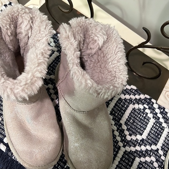 Classic Sparkle Bow Boot | UGG - Picture 8 of 10